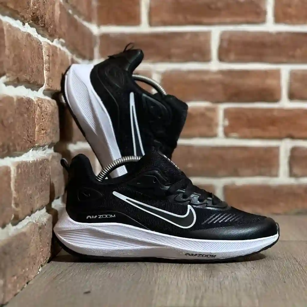 کفش ورزشی مردانه مدل نایک زوم رانینگ